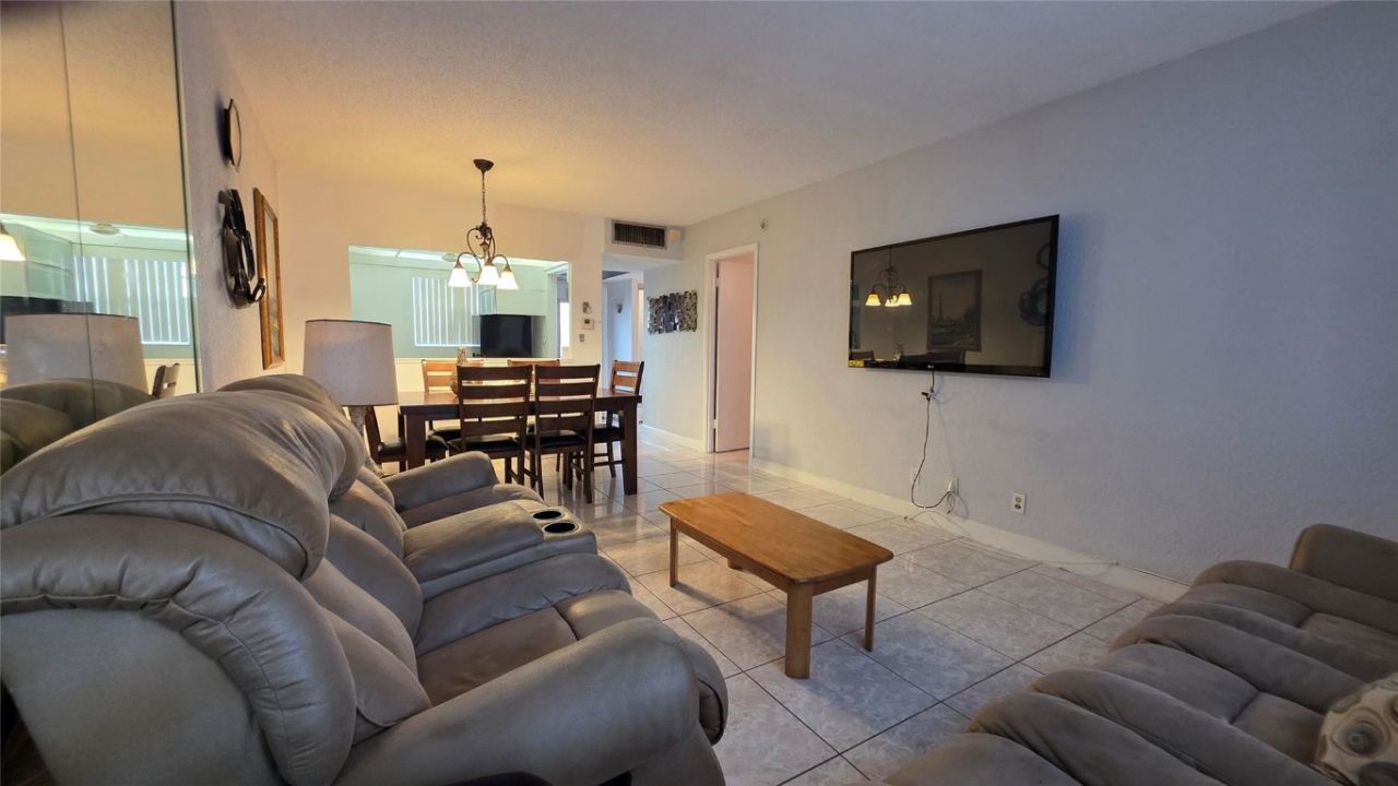 5111 W Oakland Park Boulevard, Unit 104, Lauderdale Lakes, FL 33313 Photo