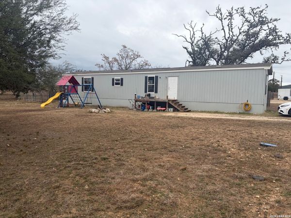 1580 Pr 1518, Bandera, TX 78003