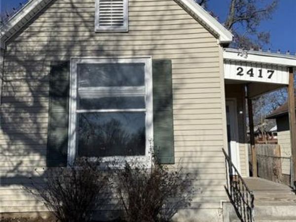 2417 Charles Street, St Joseph, MO 64501