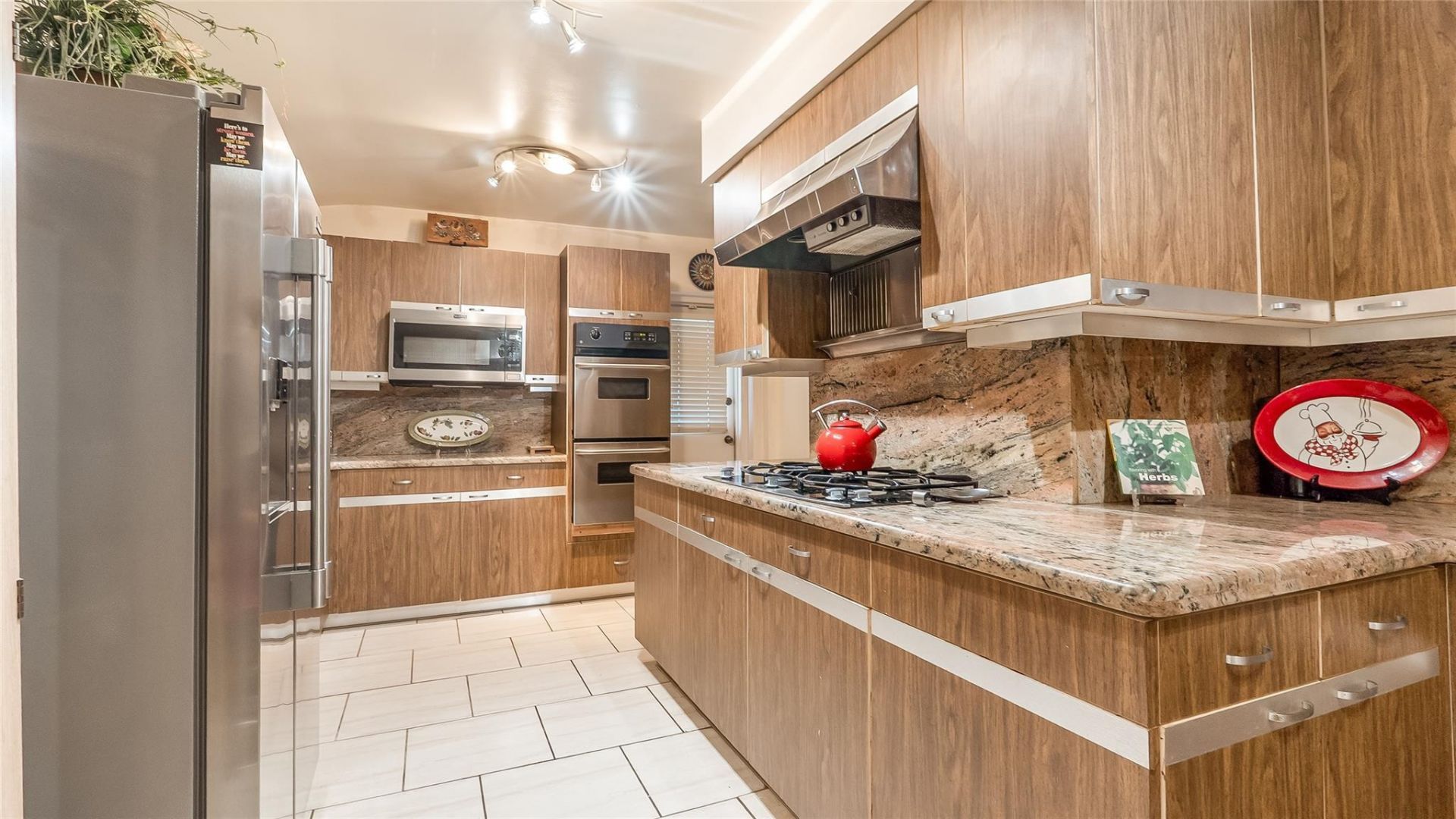 13920 N Miami Avenue, Miami, FL 33168 Photo