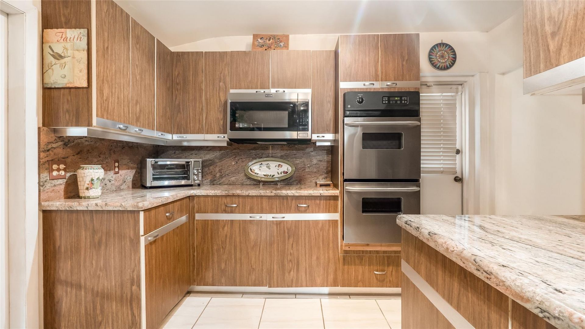 13920 N Miami Avenue, Miami, FL 33168 Photo