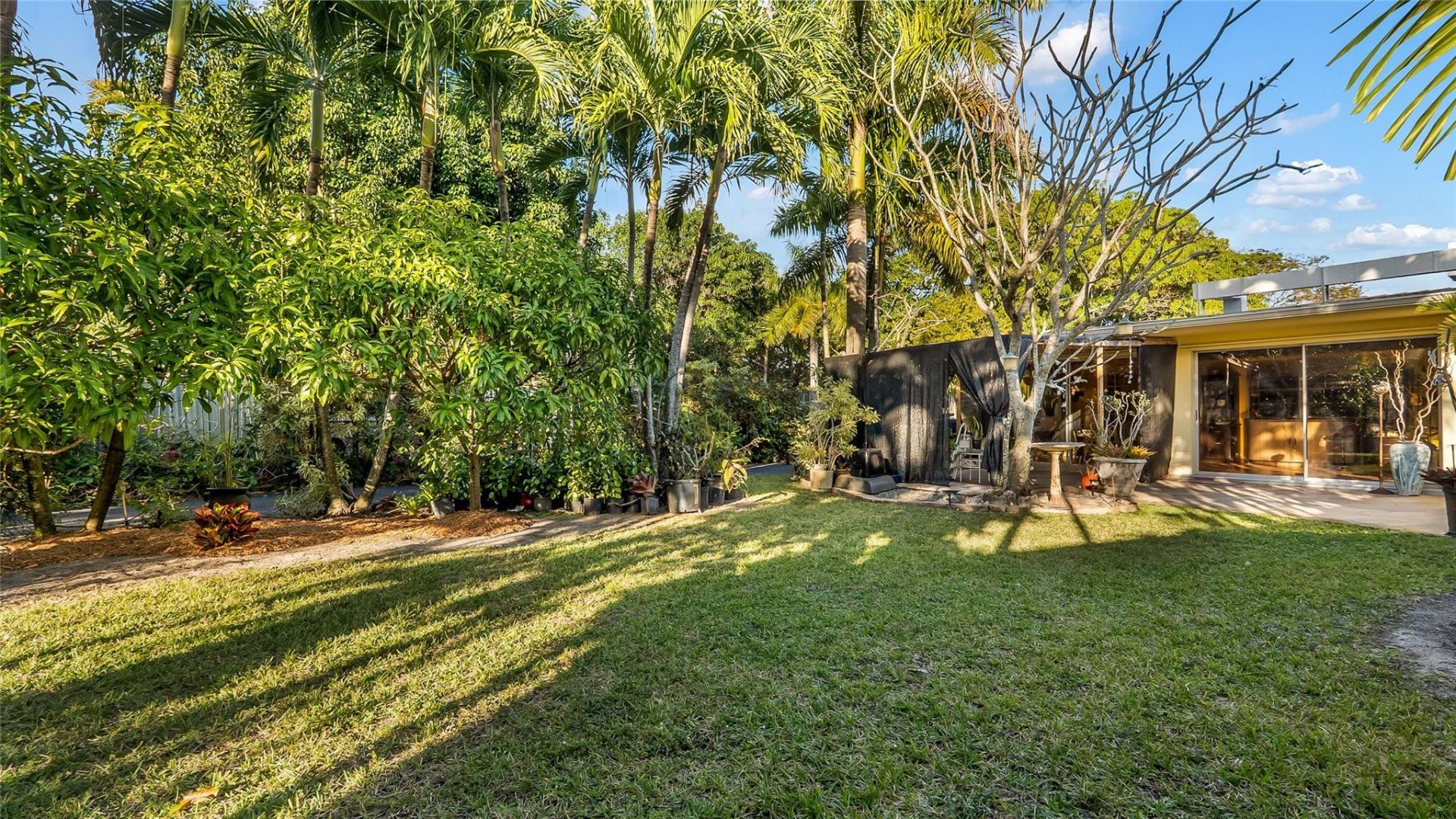 13920 N Miami Avenue, Miami, FL 33168 Photo