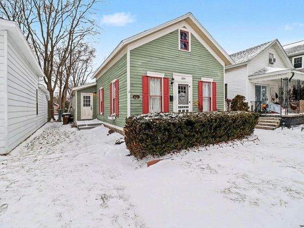 309 N Robert Street, Ludington, MI 49431
