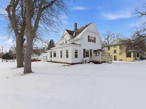326 2nd Avenue SE, Glenwood, MN 56334