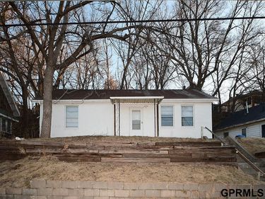 325 Scott Street, Council Bluffs, IA 51503