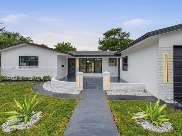 4711 NE 18th Ave, Oakland Park, FL 33334