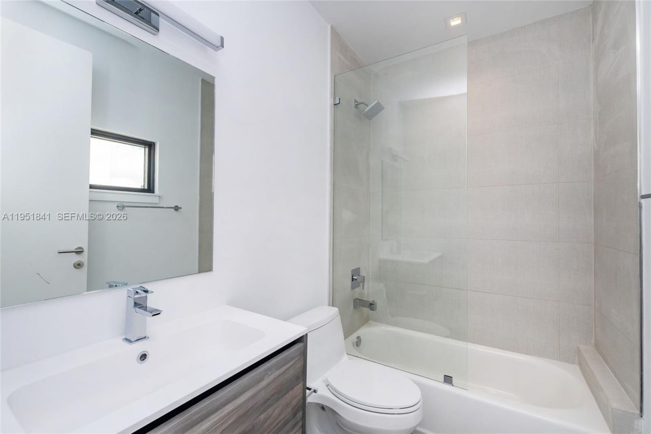 3264 Bird Ave, Miami, FL 33133 Photo