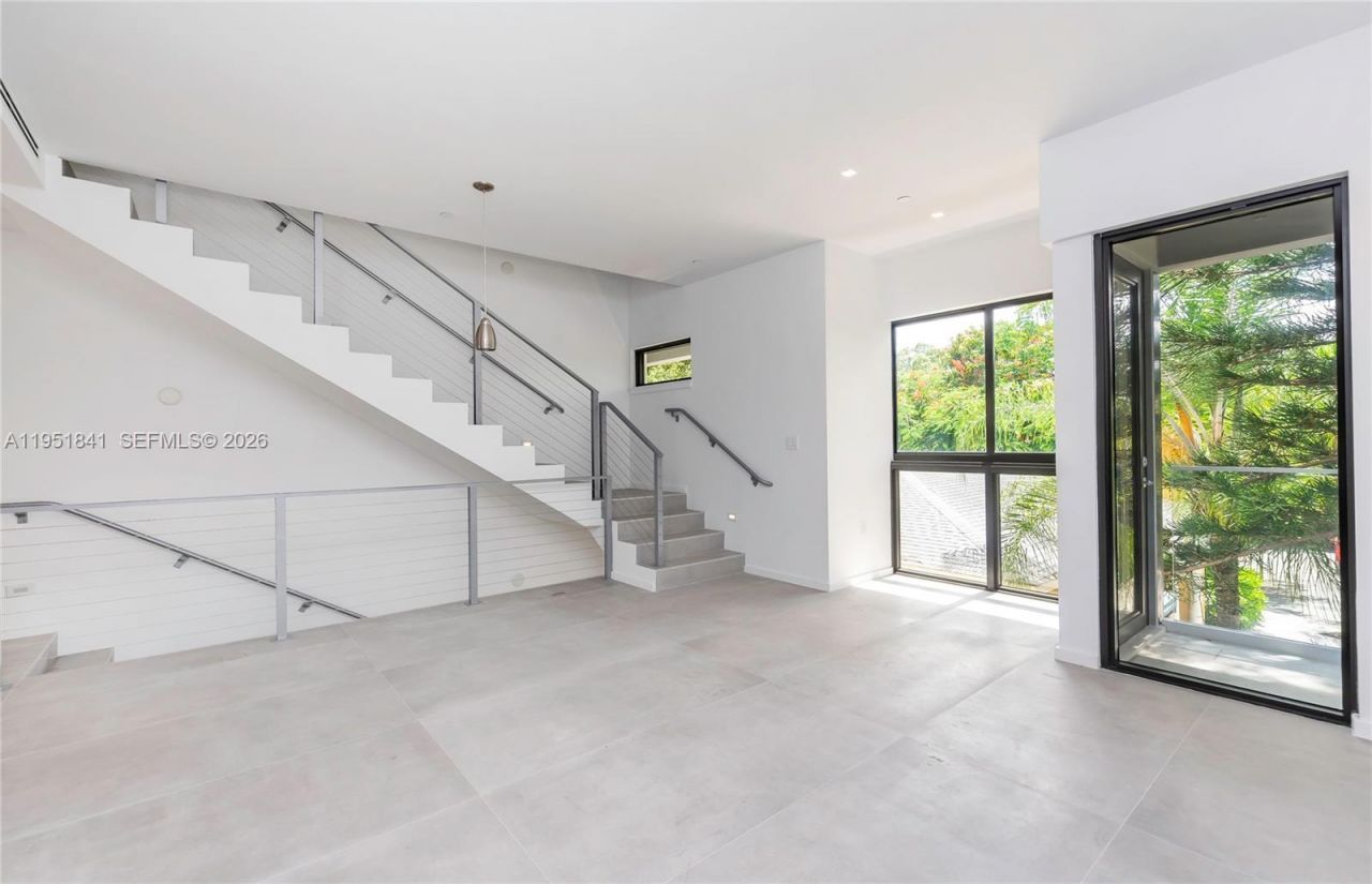 3264 Bird Ave, Miami, FL 33133 Photo