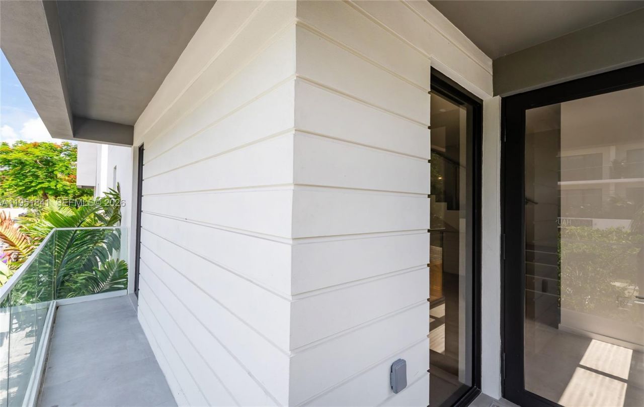 3264 Bird Ave, Miami, FL 33133 Photo