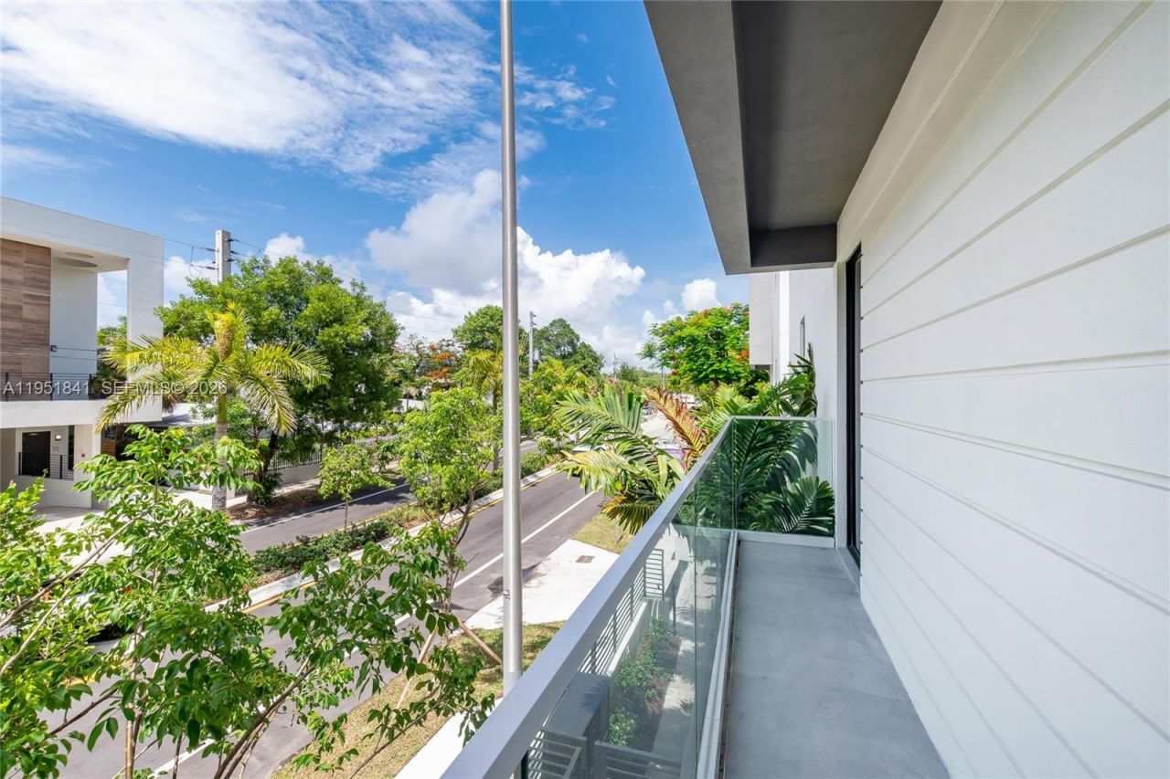 3264 Bird Ave, Miami, FL 33133 Photo