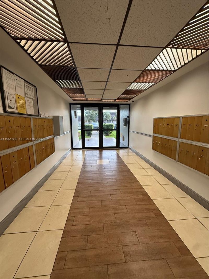 10431 N Kendall Dr, Unit D104, Miami, FL 33176 Photo