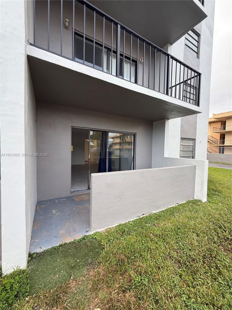 10431 N Kendall Dr, Unit D104, Miami, FL 33176 Photo