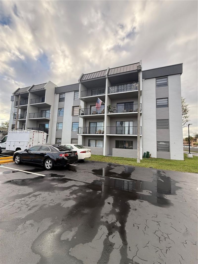 10431 N Kendall Dr, Unit D104, Miami, FL 33176 Photo