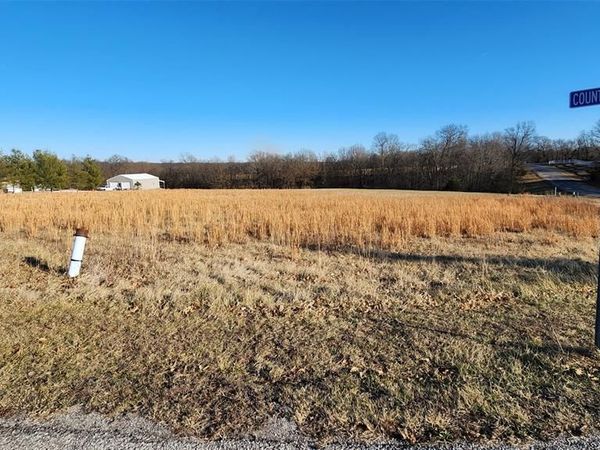 2 Country Ridge Trail, Hawk Point, MO 63349