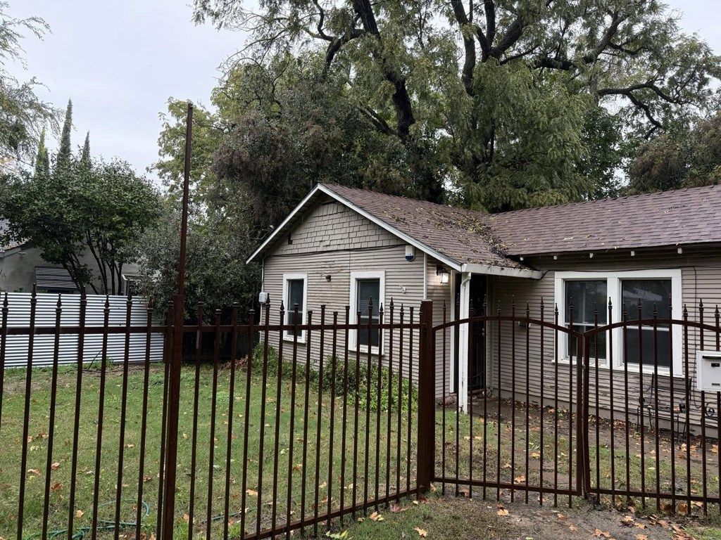 3249 3249 B St, Sacramento, CA 95816 Main Photo