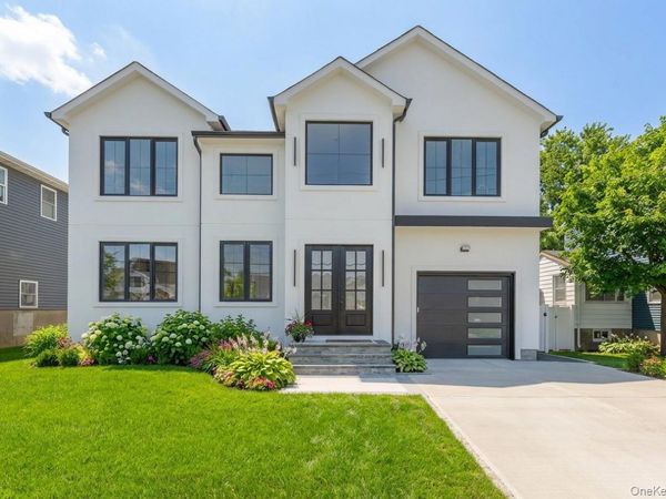 24 Midway Street, Babylon, NY 11702