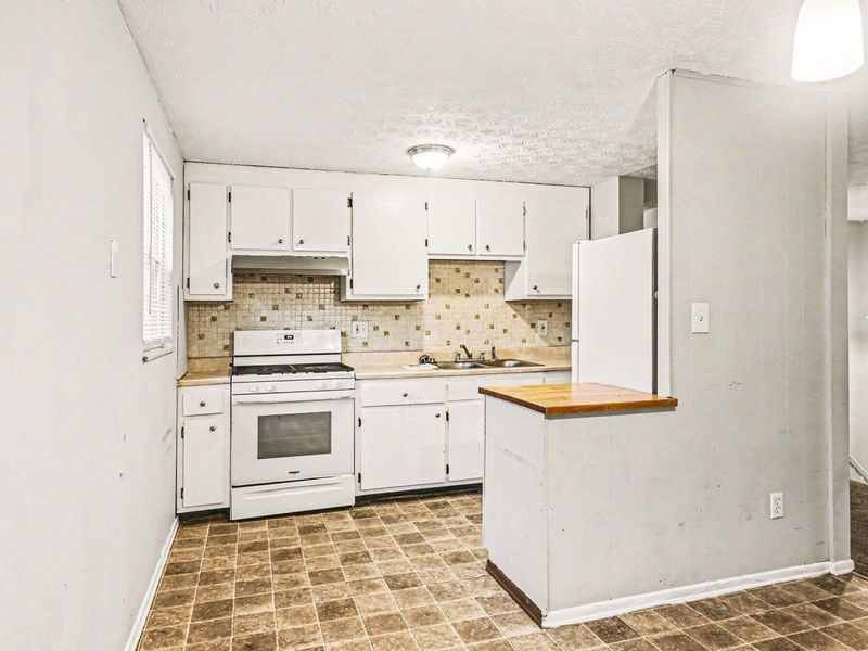 5290 Quincy Drive, Columbus, OH 43232 Photo 10