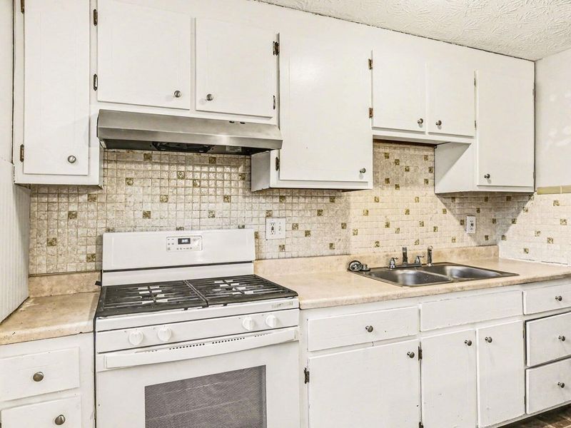 5290 Quincy Drive, Columbus, OH 43232 Photo 11