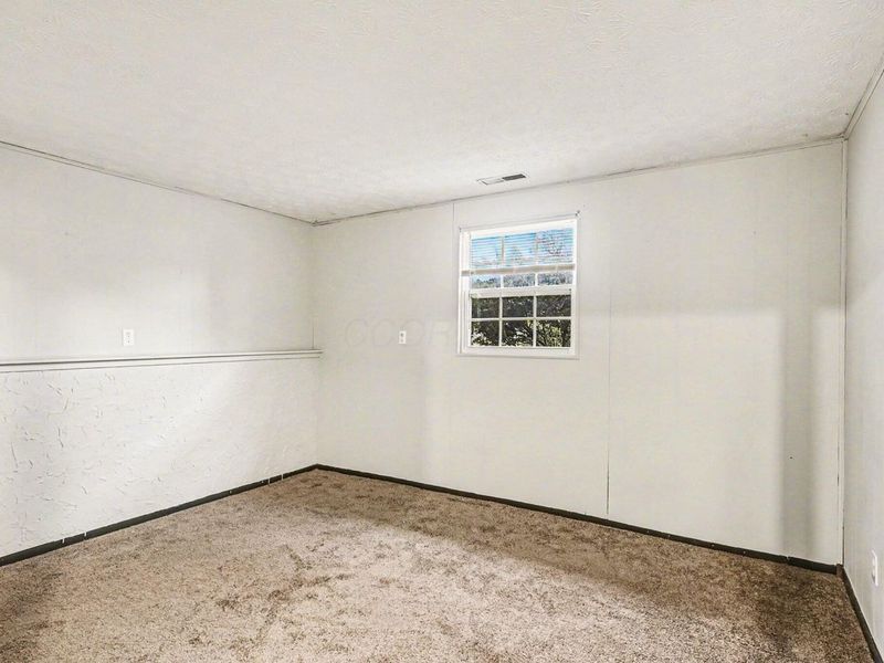 5290 Quincy Drive, Columbus, OH 43232 Photo 12