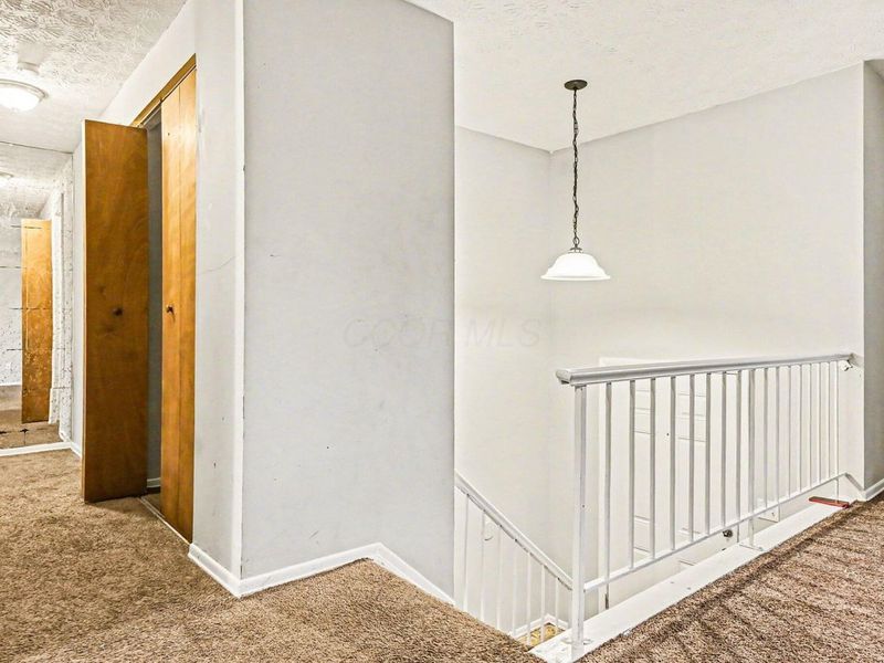 5290 Quincy Drive, Columbus, OH 43232 Photo 5