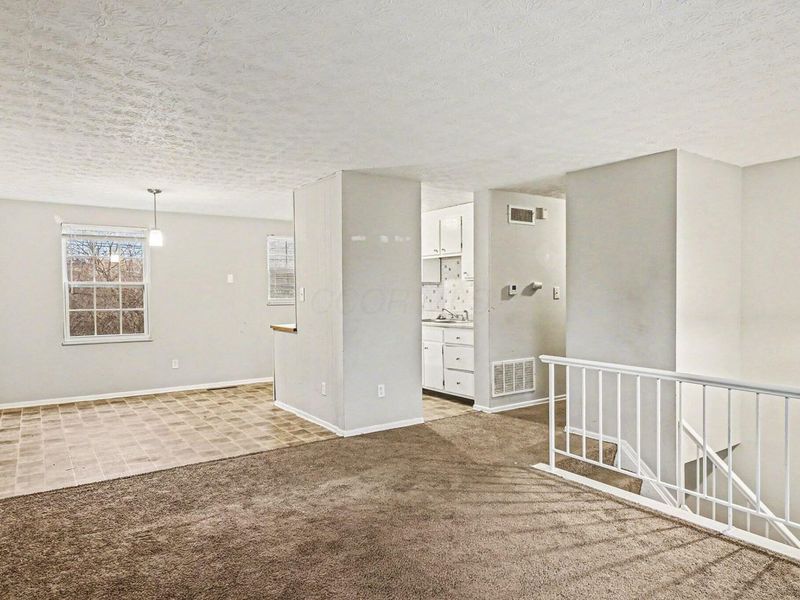 5290 Quincy Drive, Columbus, OH 43232 Photo 7