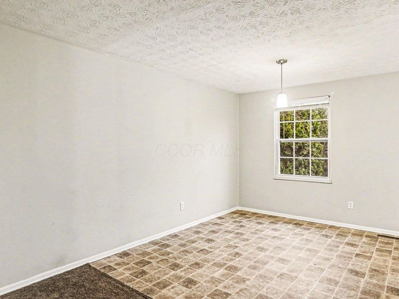 5290 Quincy Drive, Columbus, OH 43232 Photo 8