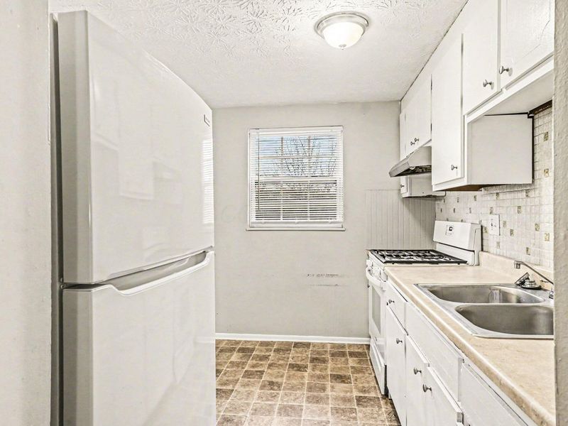 5290 Quincy Drive, Columbus, OH 43232 Photo 9