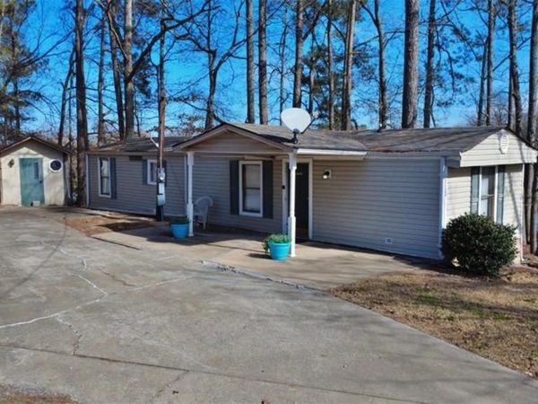 7112 E Blacks Bluff Road, Cave Spring, GA 30124