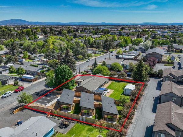 2010 SW Reindeer Avenue, Redmond, OR 97756