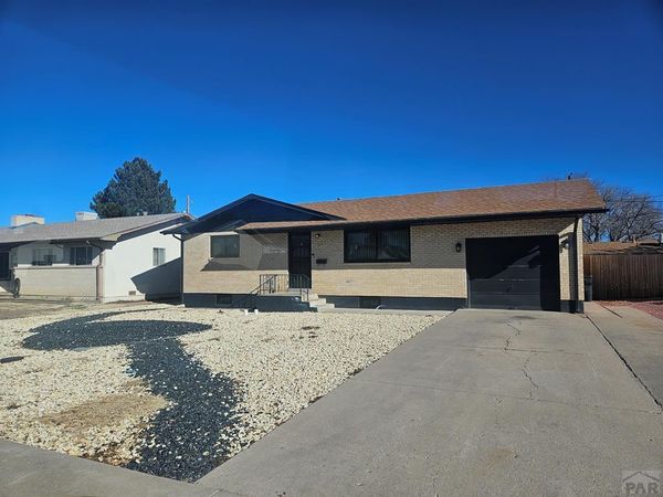 2128 Oakwood, Pueblo, CO 81005