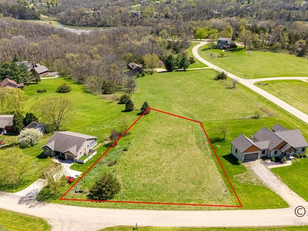 3 Beacon Trail, Galena, IL 61036