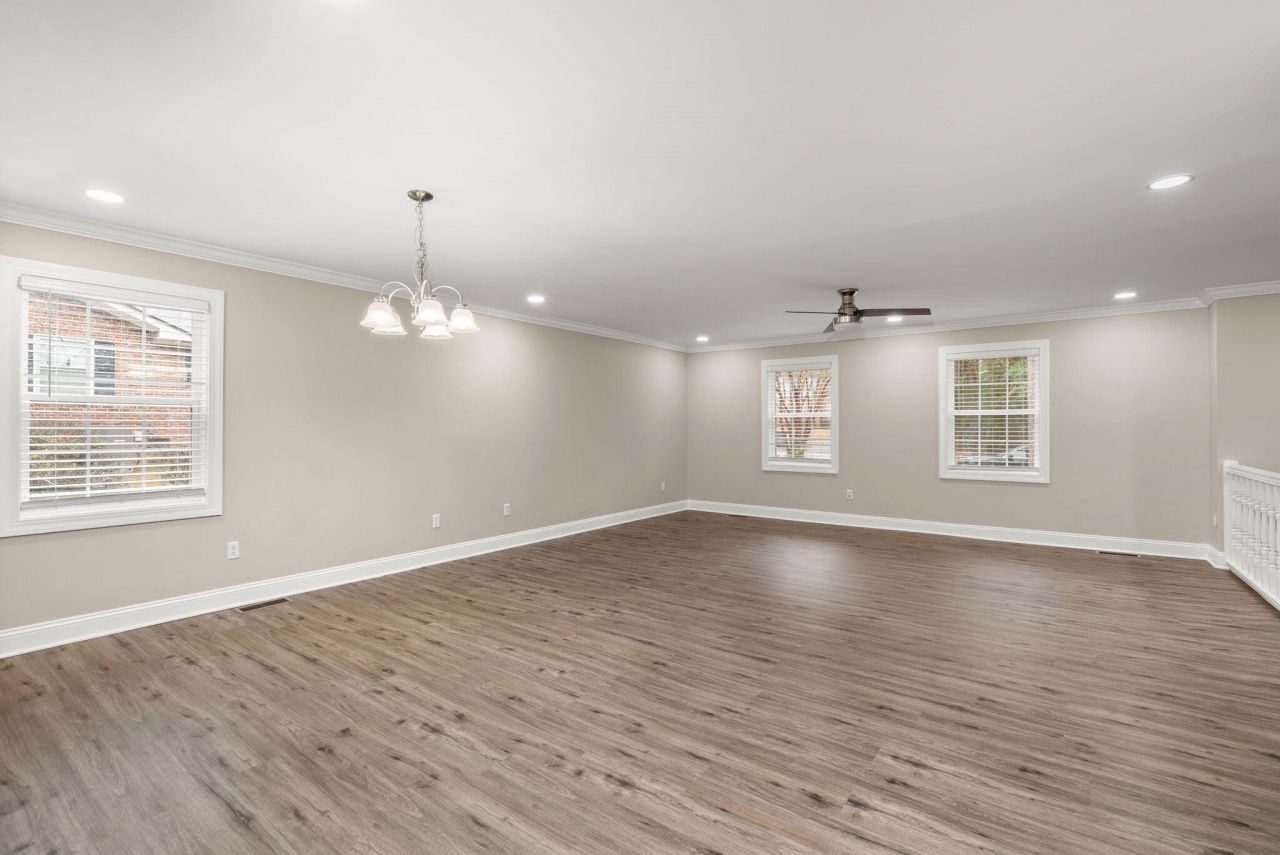 1425 Sunset Street Photo 12