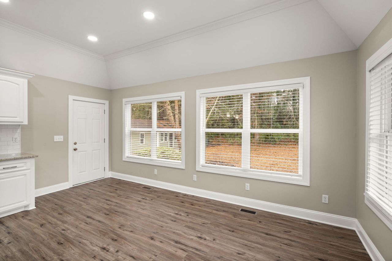 1425 Sunset Street Photo 19