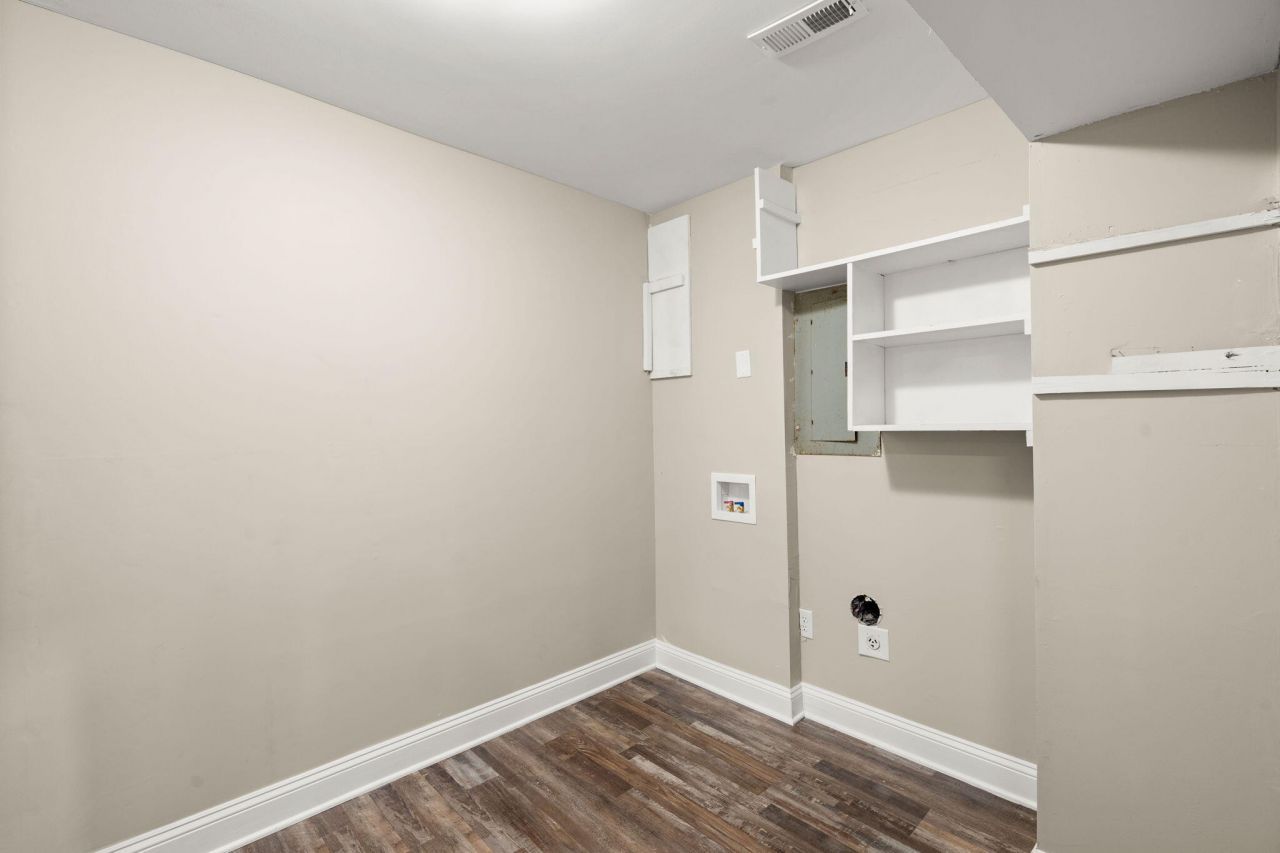 1425 Sunset Street Photo 23