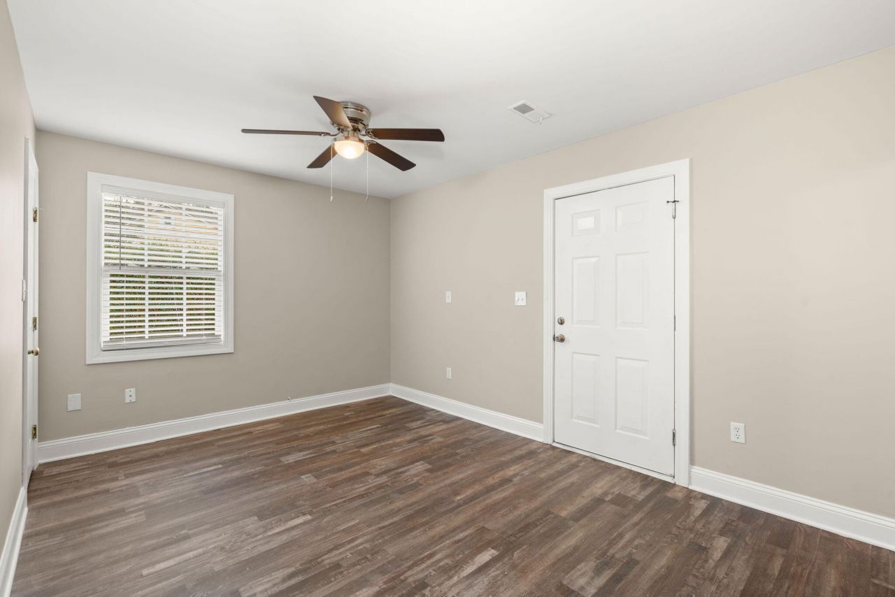 1425 Sunset Street Photo 24