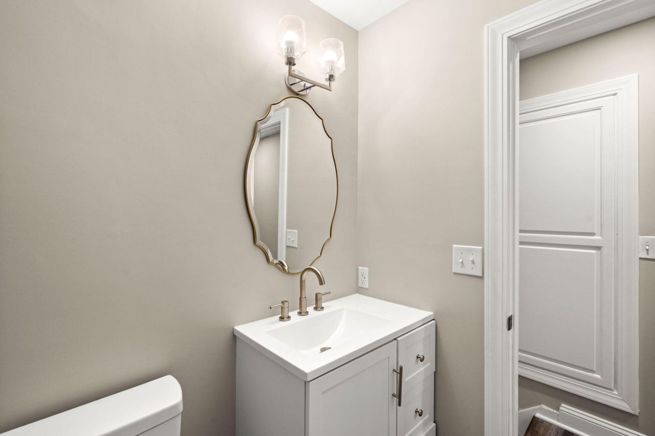 1425 Sunset Street Photo 29