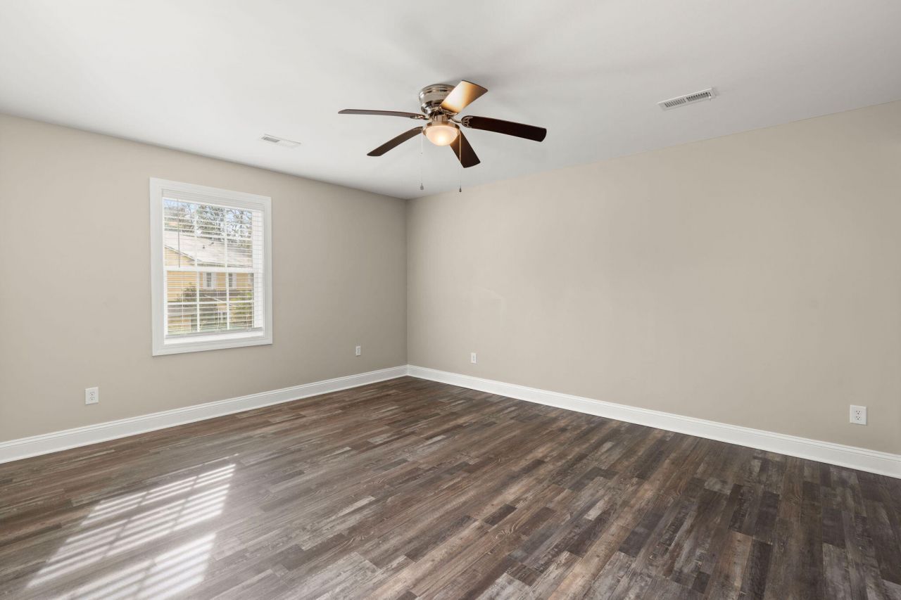 1425 Sunset Street Photo 31