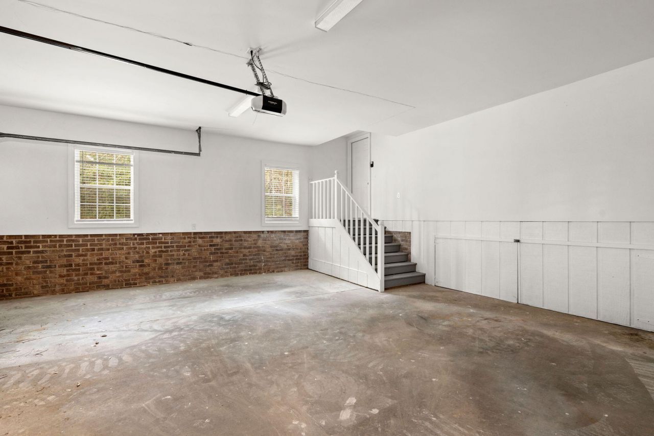 1425 Sunset Street Photo 36