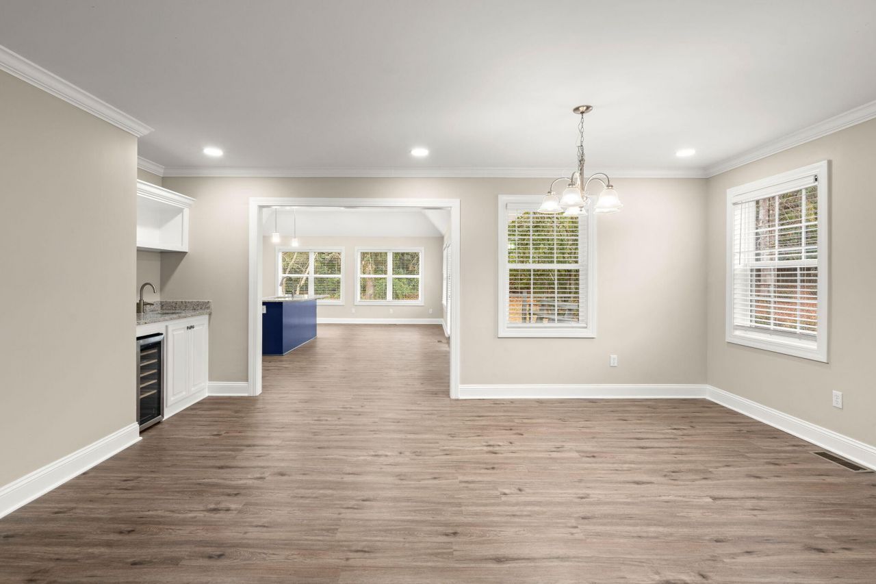 1425 Sunset Street Photo 9