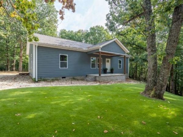 414 Edwards St , Waynesboro, TN 38485