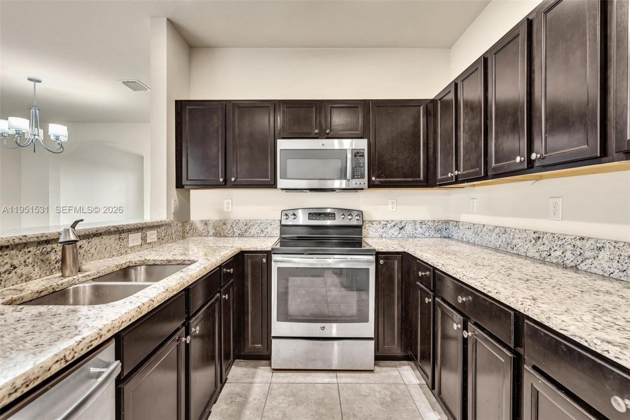 17161 SW 96th St , Miami, FL 33196 Photo