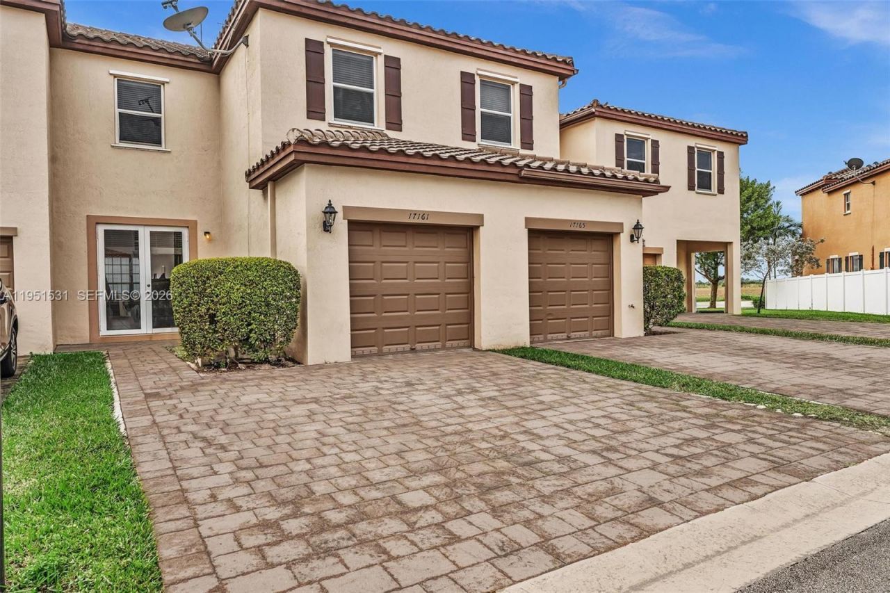 17161 SW 96th St , Miami, FL 33196 Photo