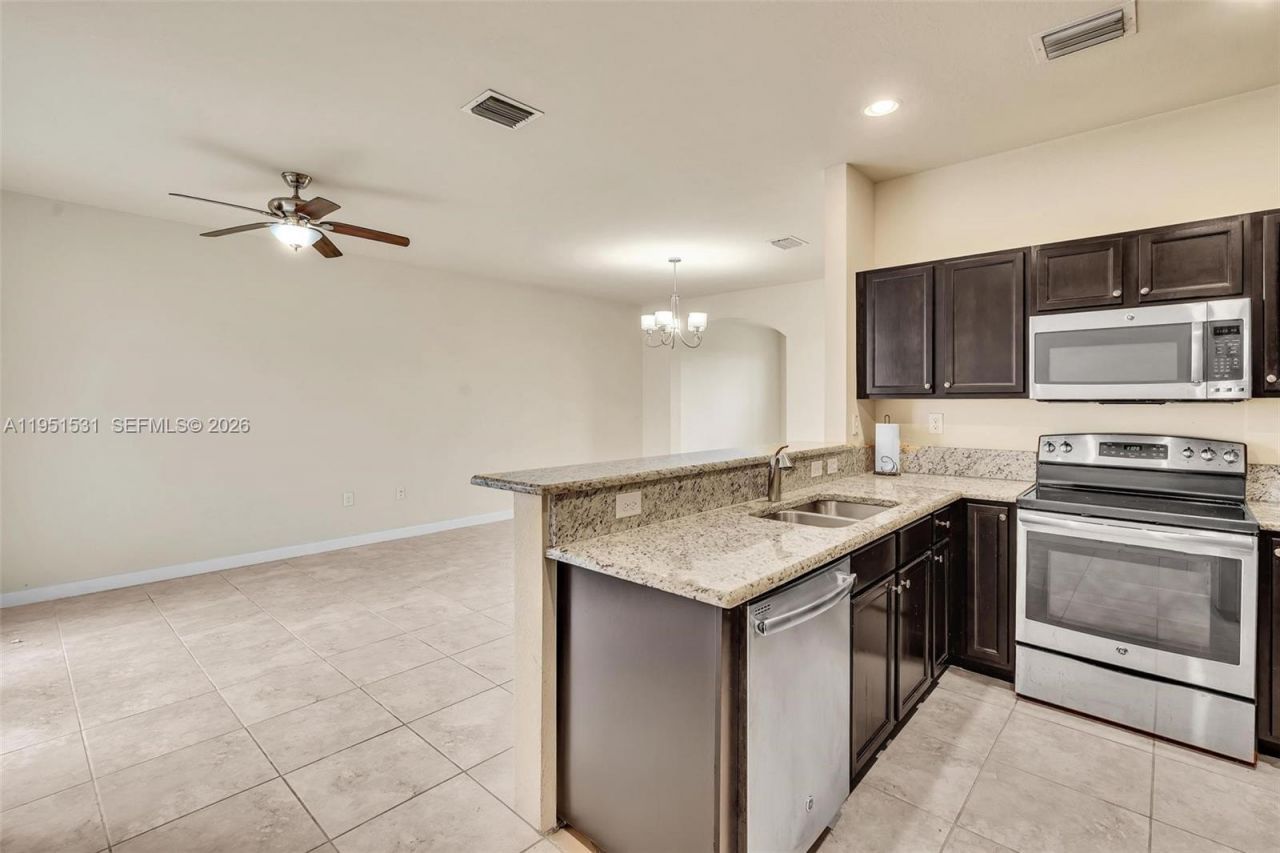 17161 SW 96th St , Miami, FL 33196 Photo