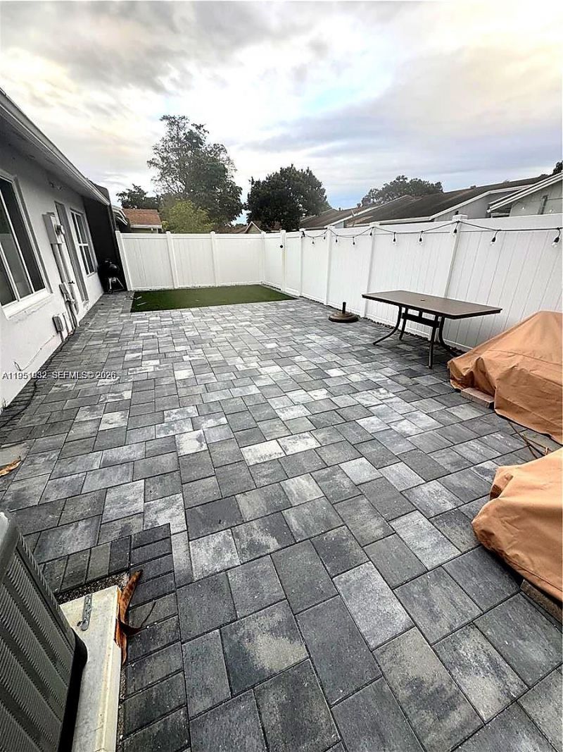 5482 S Lakewood Cir S, Unit B, Margate, FL 33063 Photo