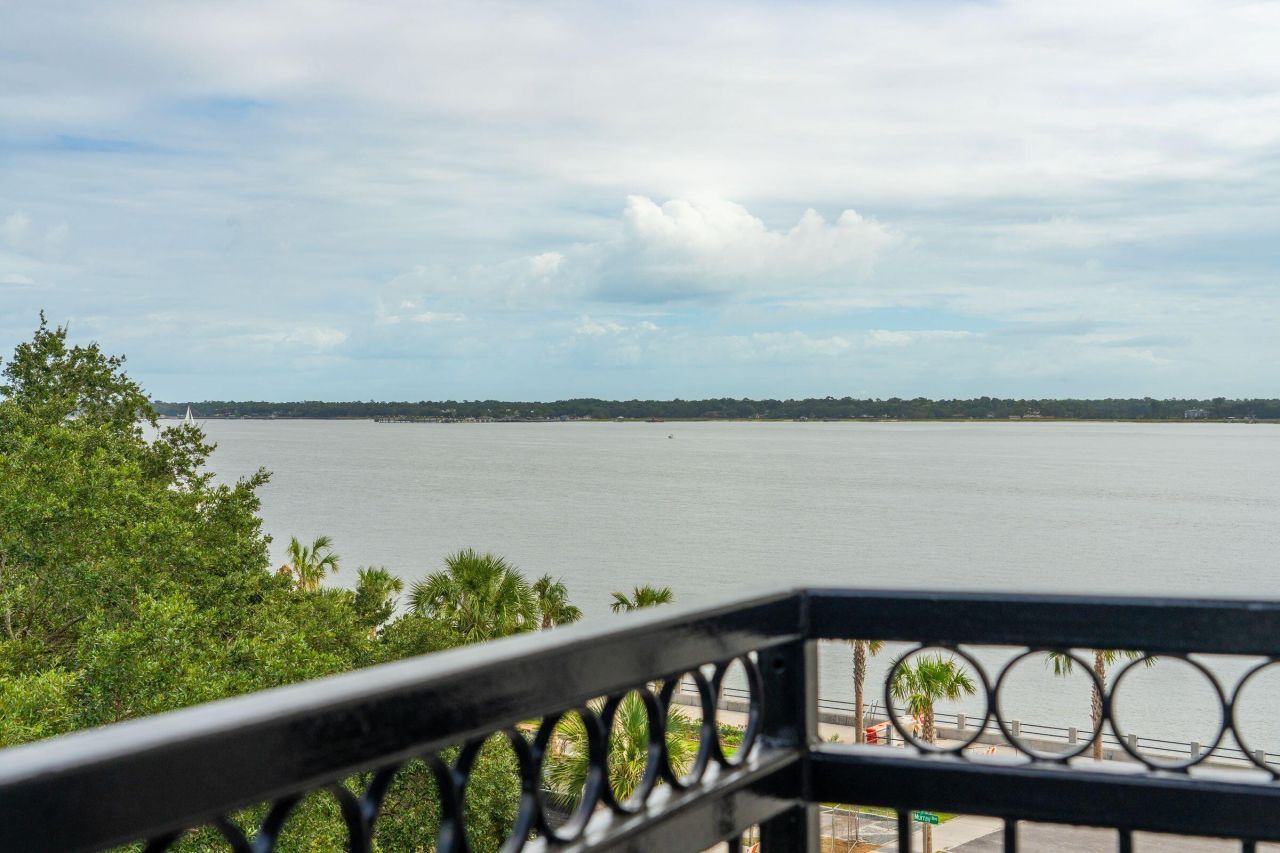 1 King Street Photo 26