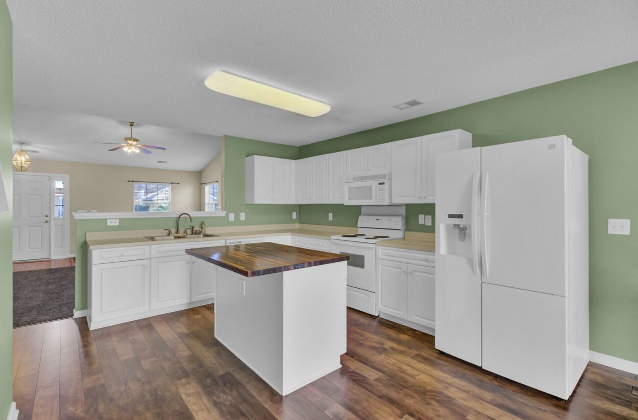 103 Dundalk Court Photo 12