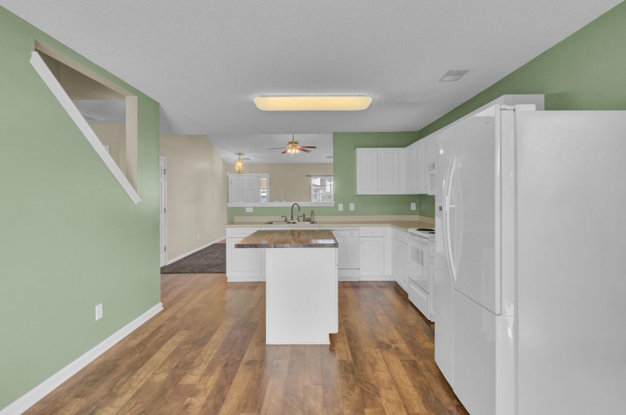 103 Dundalk Court Photo 13