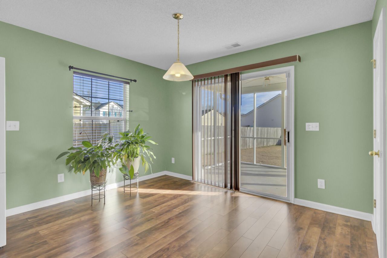 103 Dundalk Court Photo 17