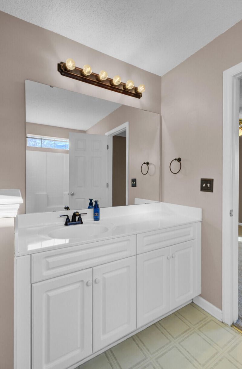 103 Dundalk Court Photo 23