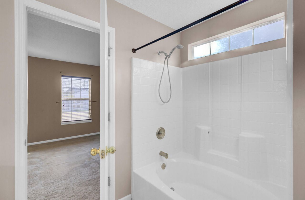 103 Dundalk Court Photo 24